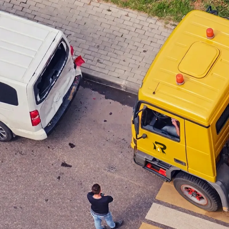 Tareeqk recovery truck on a Dubai highway